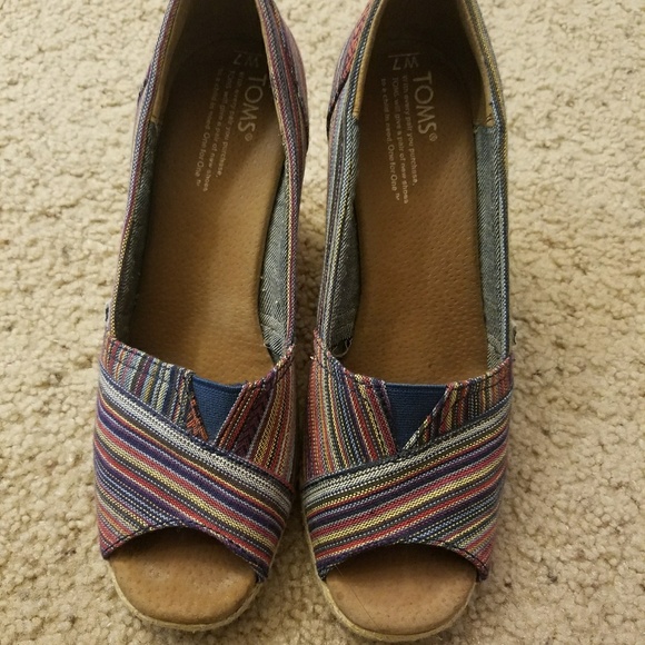 TOMS wedges - Picture 2 of 4